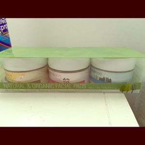 Huangjisoo Organic Facial Pads gift set